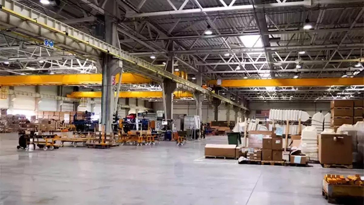 cargo handling and warehousing